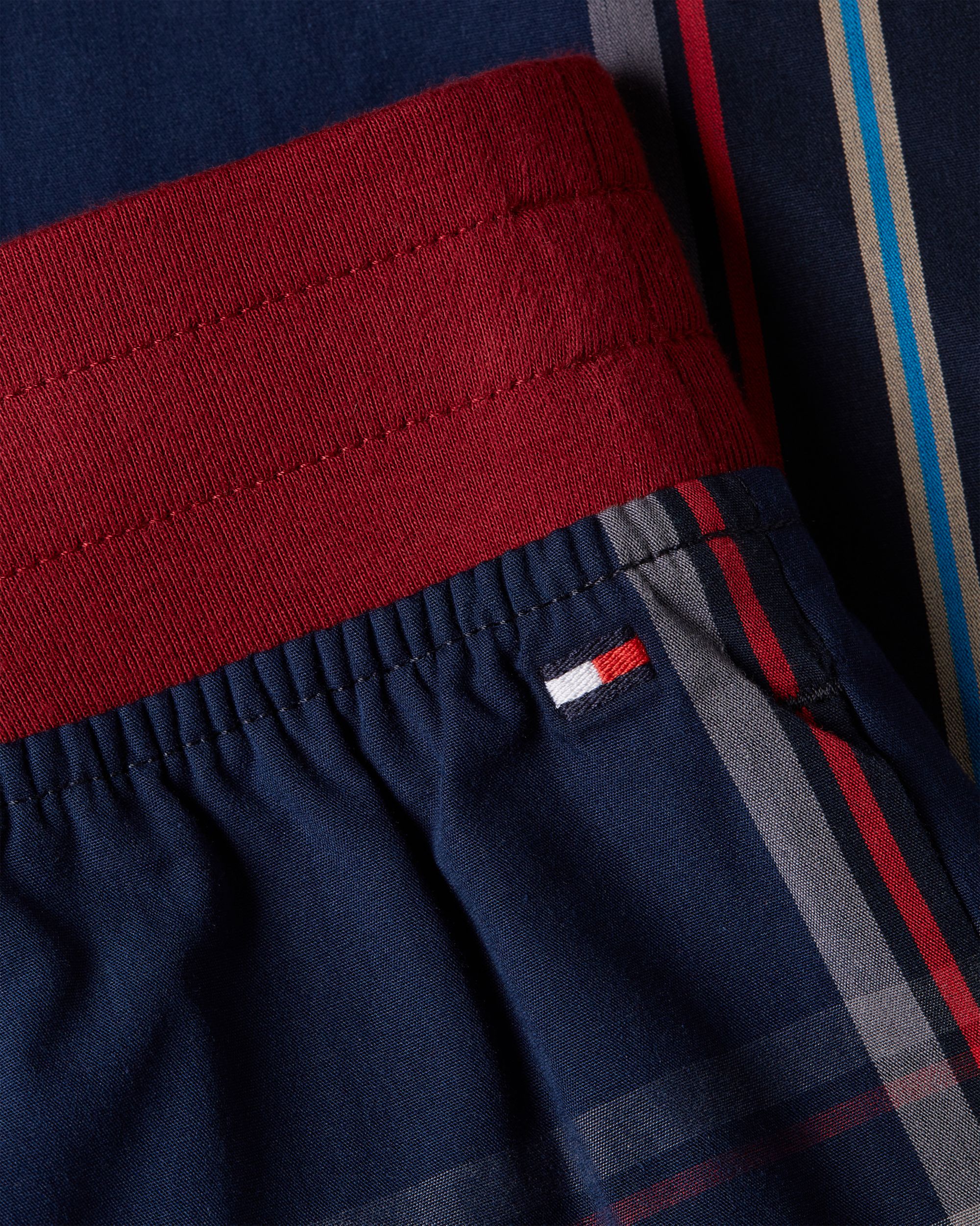 Tommy Hilfiger heren pyjama O-hals, donkerrood met blauw geruite broek